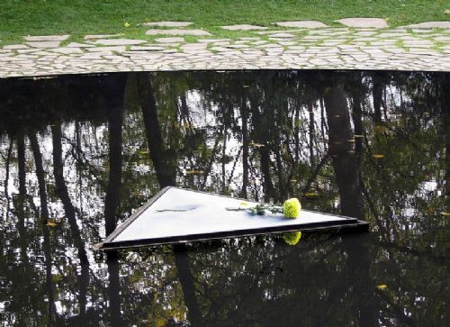 Memorial to the Sinti and Roma victims of National Socialism